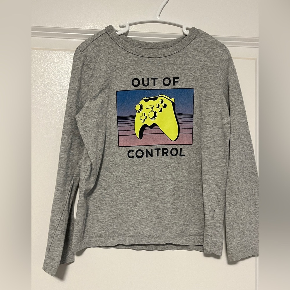 📦4/$20📦 GAP gamer long sleeve top XS (4-5)